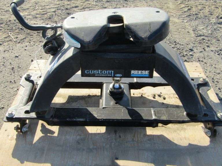 E464 Reese 5th Wheel Hitch Pickett Auction Service
