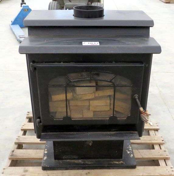 Z1033 WarnockHersey Wood Stove Pickett Auction Service