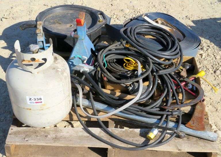 Z338 Propane Tank & Jack Stands + More Pickett Auction Service