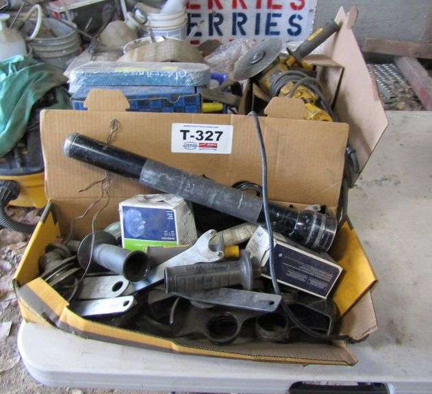 T327 Grinder & Tie Downs Pickett Auction Service