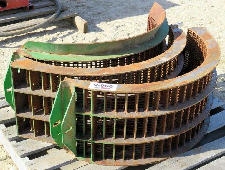 V966 John Deere Combine Concaves Pickett Auction Service