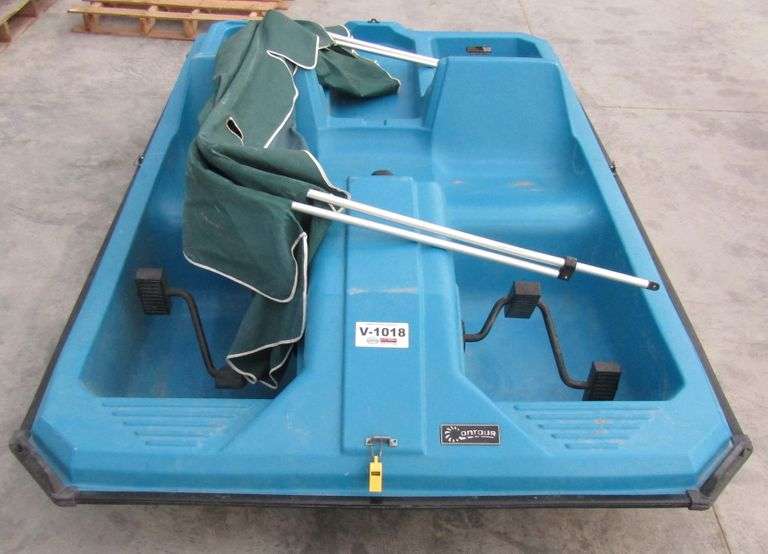 V1018 Contour Paddle Boat Pickett Auction Service LLC