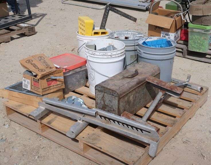 W764 Hardware + Toolbox Pickett Auction Service