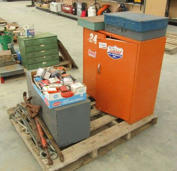 Y1259 Hardware Organizers + Auto Parts Pickett Auction Service