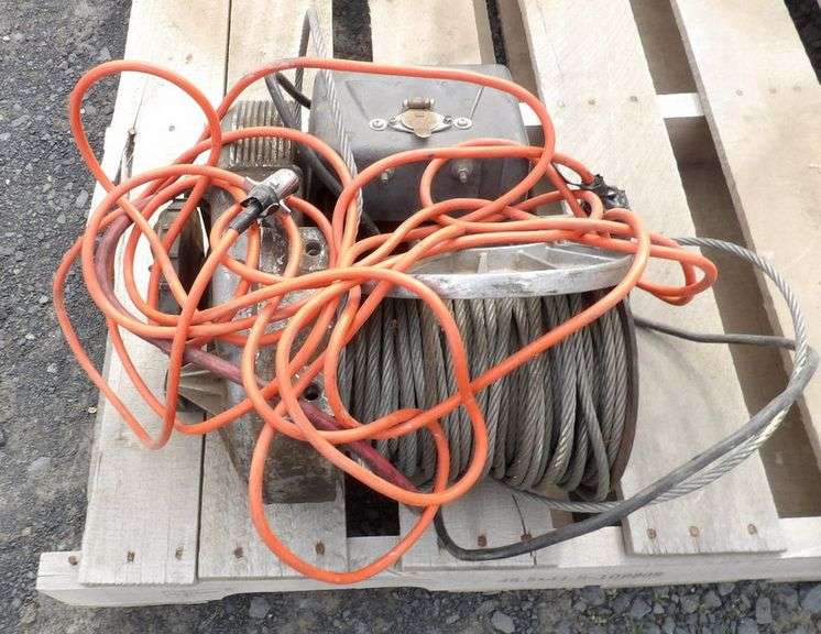 C111 Warn Winch Pickett Auction Service