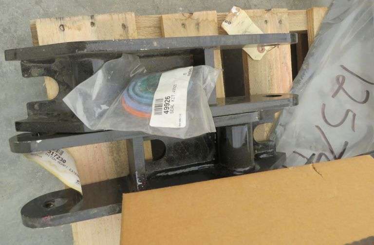 D1760 Claas + OXBO Parts Pickett Auction Service