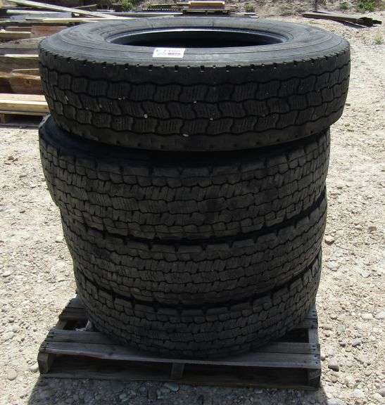 E1186 Semi Truck Tires (4) Pickett Auction Service