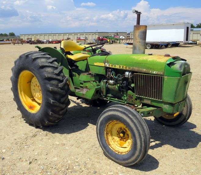E801 John Deere 2240 Tractor Pickett Auction Service