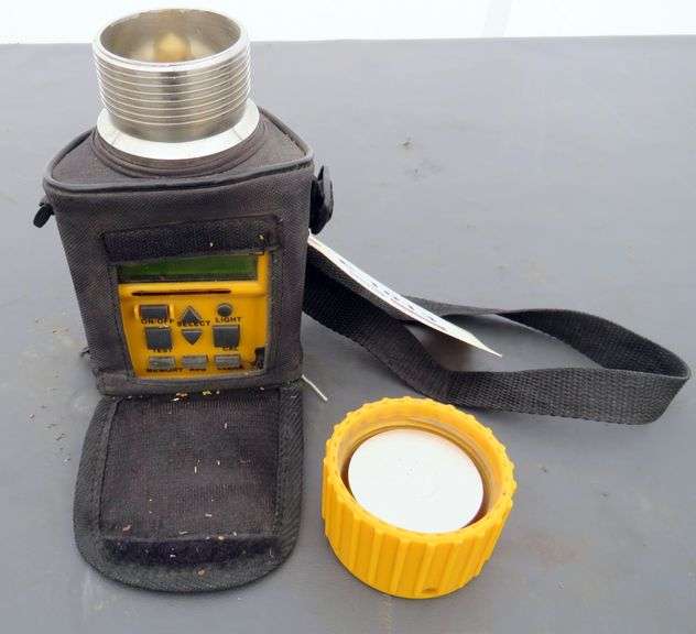 E1013 John Deere Moisture Tester Pickett Auction Service