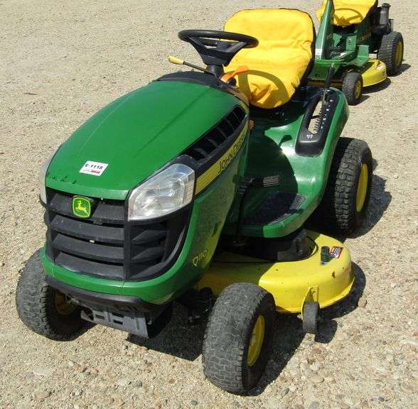 E1118 John Deere D110 Lawn Mower Pickett Auction Service