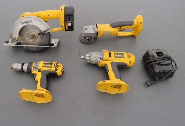 F-860 DeWalt Power Tools - Pickett Auction Service