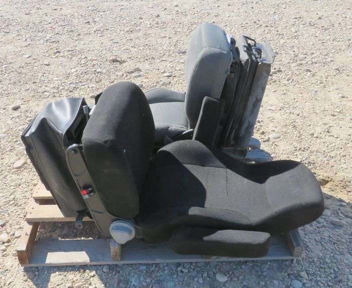F1382 Air Ride Truck Seats (2) Pickett Auction Service
