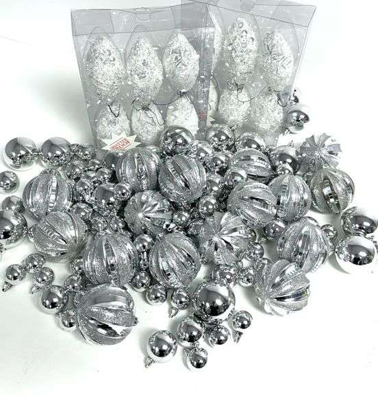 Shatterproof Ornament Set