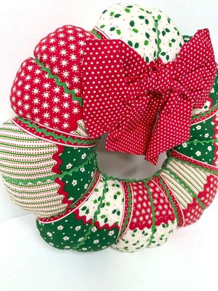 Vintage Plush Holiday Wreath