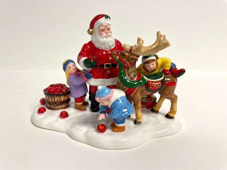 “Santa Comes To Town 1999” Department 56