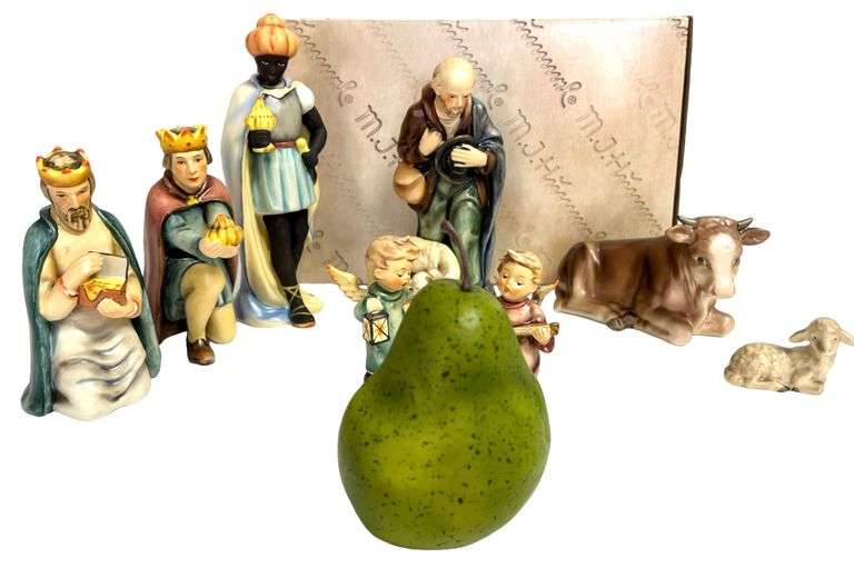 Hummel Nativity Pieces