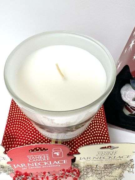 Holiday Nest Candle & Candle Decor