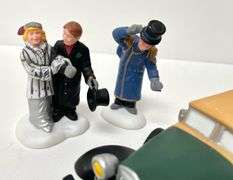 “Steppin’ Out On The Town” Department 56 Accessory Figures