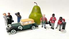 “Steppin’ Out On The Town” Department 56 Accessory Figures