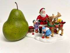 “Santa Comes To Town 1999” Department 56
