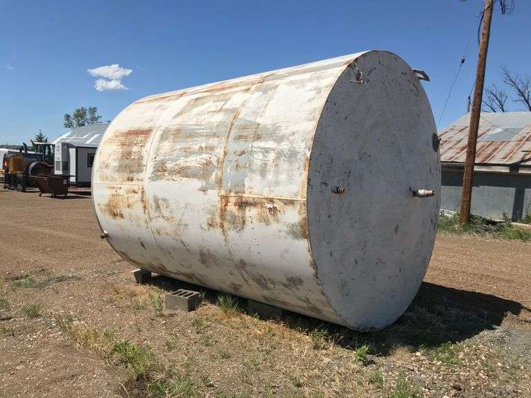 10,000 gal Fuel storage tank Peterson Land & Auction LLC
