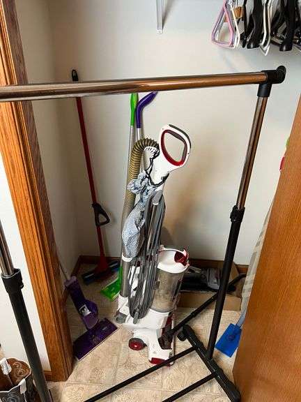 Contents of Laundry Room CLOSET - Peterson Land & Auction LLC