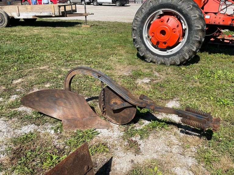 1Bottom Plow for a Cub Tractor Property Peddler