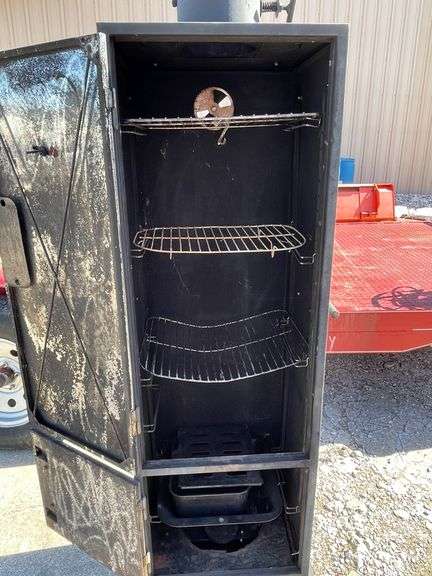 Cabella's Smoker - Property Peddler