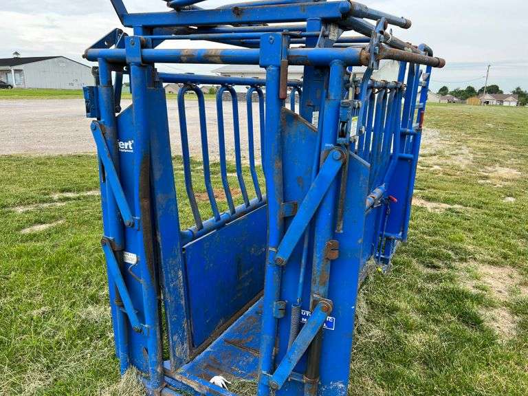 Priefert Cattle Squeeze Chute Property Peddler