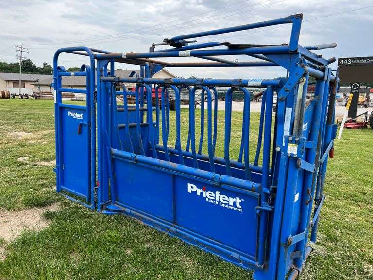 Priefert Cattle Squeeze Chute Property Peddler