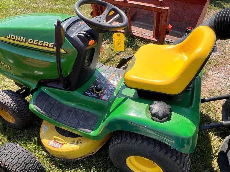 John Deere LT155 Property Peddler