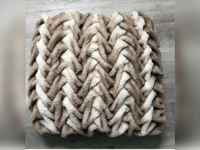 Preowned Idea Nuova Parklane Braided Ombre Decorative Pillow 24”x24