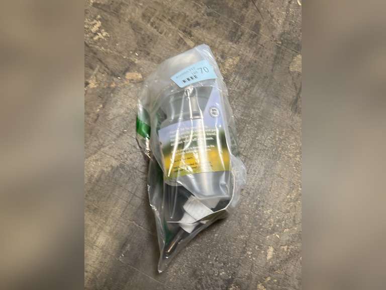 Lixit Top Fill No Drip Water Bottles for Rabbits, Ferrets, Hamsters, Guinea Pigs, Rats