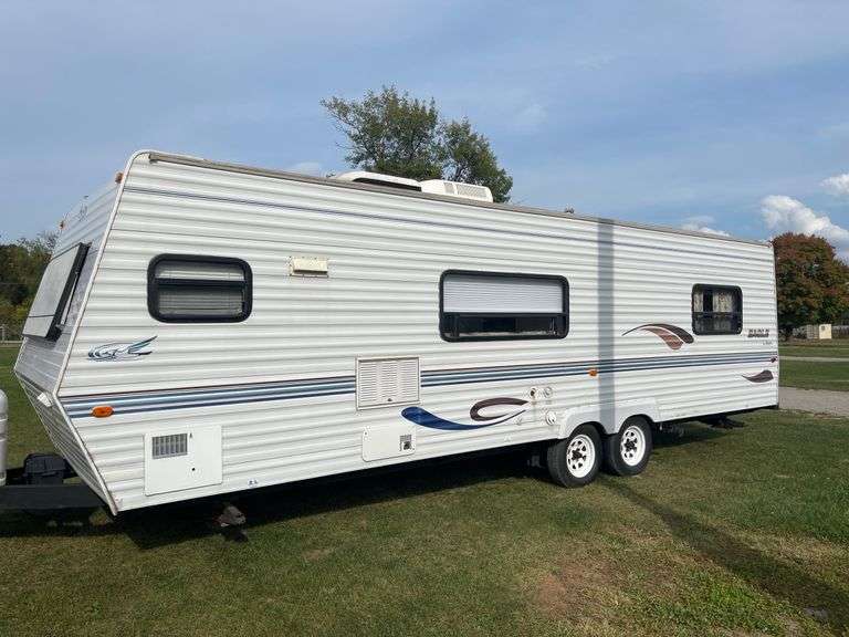 26' Jayco Bumper Pull Camper Rogers Community Auction Inc.