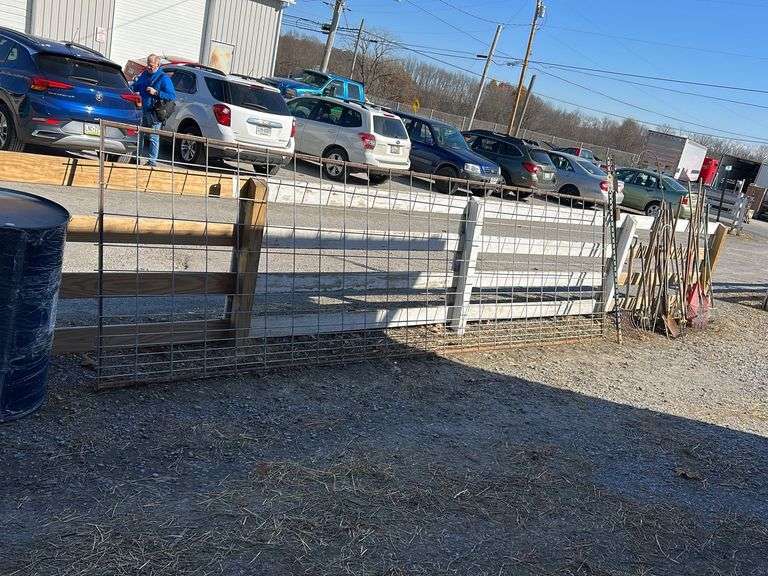 16'x5' Heavy Duty Reinforced Livestock Panel Rogers Community Auction