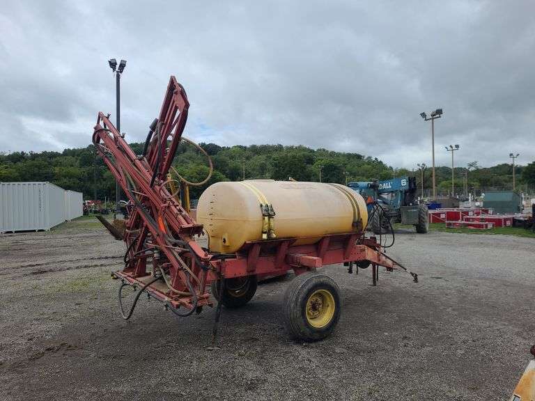 Century 500 gal Field Sprayer Rogers Community Auction Inc.
