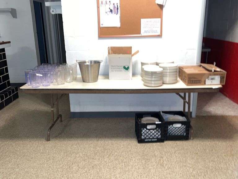 8-foot-table-res-auction-services