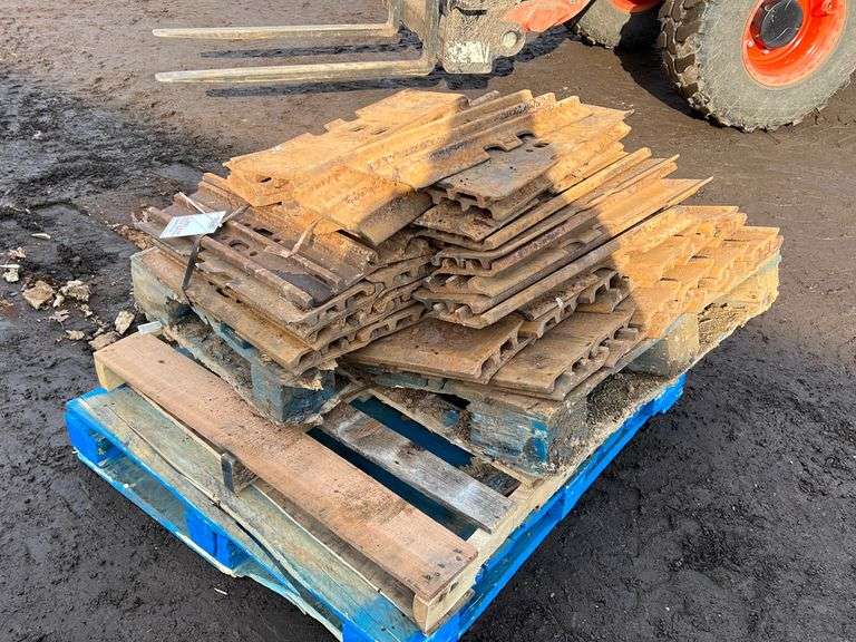 "ABSOLUTE" New Track Pads for Excavator RES Auction Services