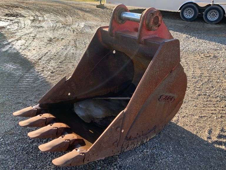 36" ESCO Excavator Bucket RES Auction Services