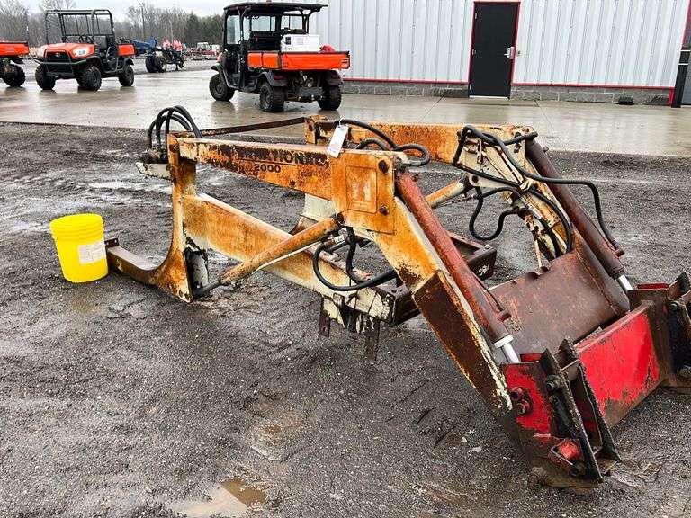 "ABSOLUTE" International 2000 Loader RES Auction Services