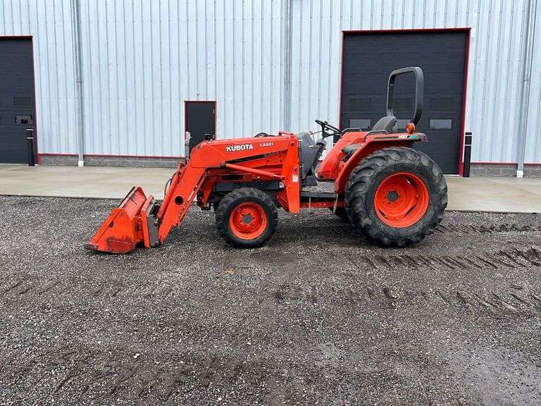 "ABSOLUTE" Kubota HSTL4310 4WD Tractor RES Auction Services