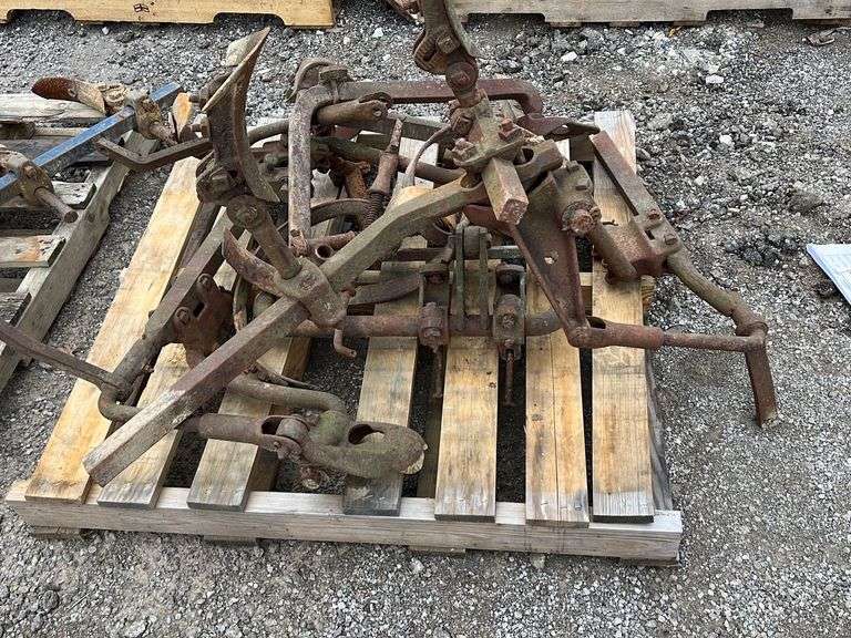 "ABSOLUTE" Farmall Cultivators RES Auction Services