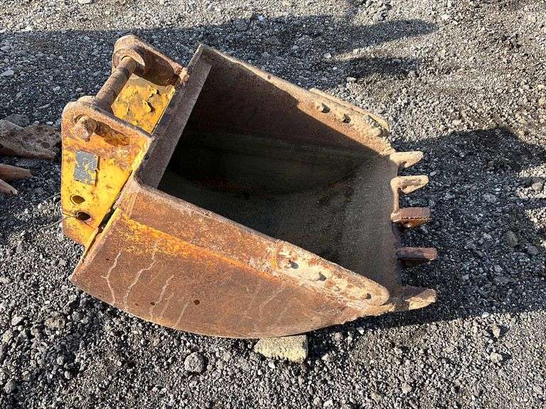 65" Quick Attach Mini Excavator Bucket RES Auction Services