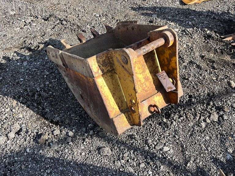 65" Quick Attach Mini Excavator Bucket RES Auction Services