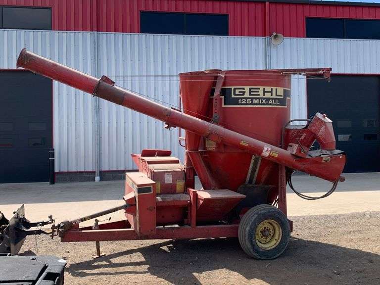 "ABSOLUTE" Gehl 125 MixAll Feed Grinder RES Auction Services