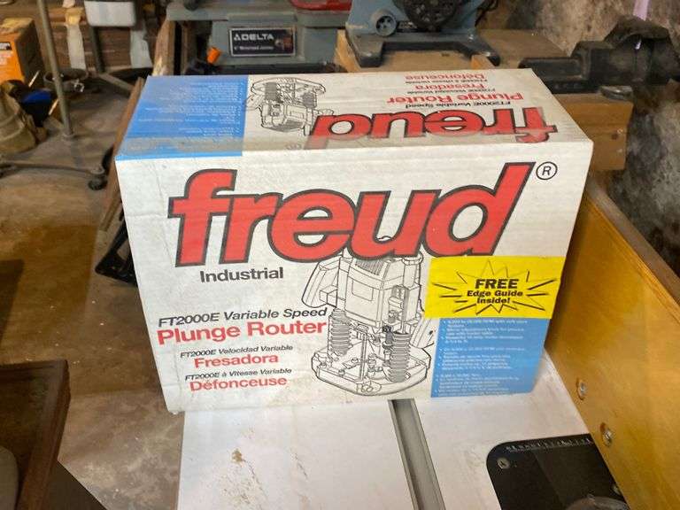 Freud Plunge Router w/ Table & Accessories RES Auction Services