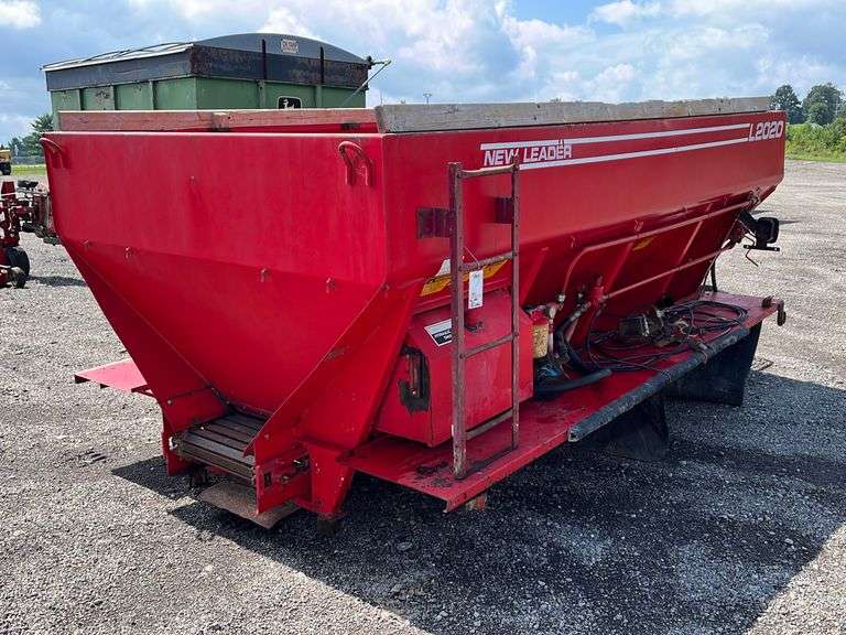 "ABSOLUTE" New Leader L 2020 Lime Spreader RES Auction Services