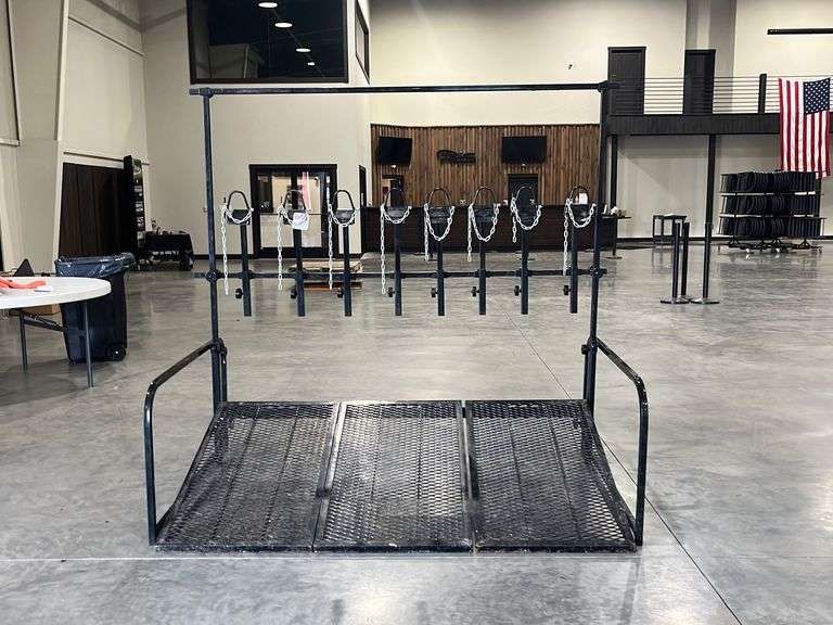 "ABSOLUTE" 8 Head Display Rail for Sheep/Goats RES Auction Services