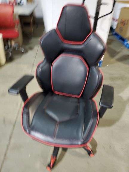 DPS gaming chair black/red - Rideau Auctions