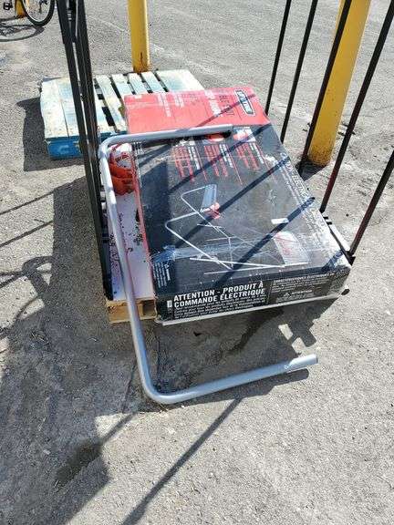 Lifetime double shot arcade style basketball game - Rideau Auctions